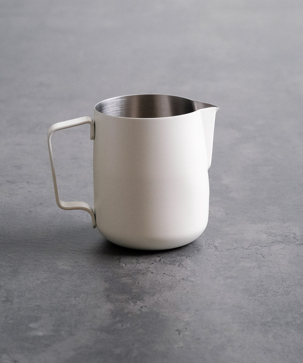 Pitcher. Pour 600cc / 20oz WPM Free Pour Latte Art Competition Pitcher in Matte Whit ...