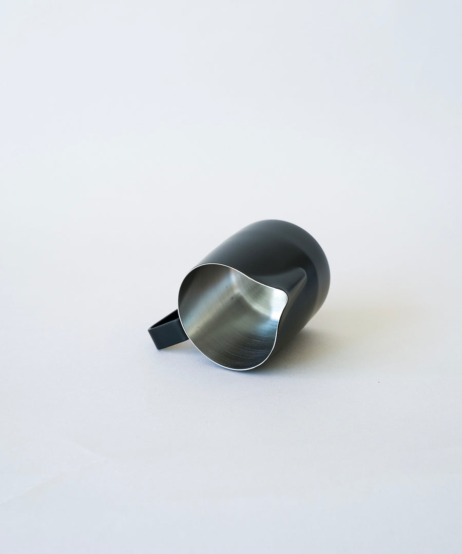 10oz Latte Art Pitcher with Narrow Spout in Black – Slow Pour Supply
