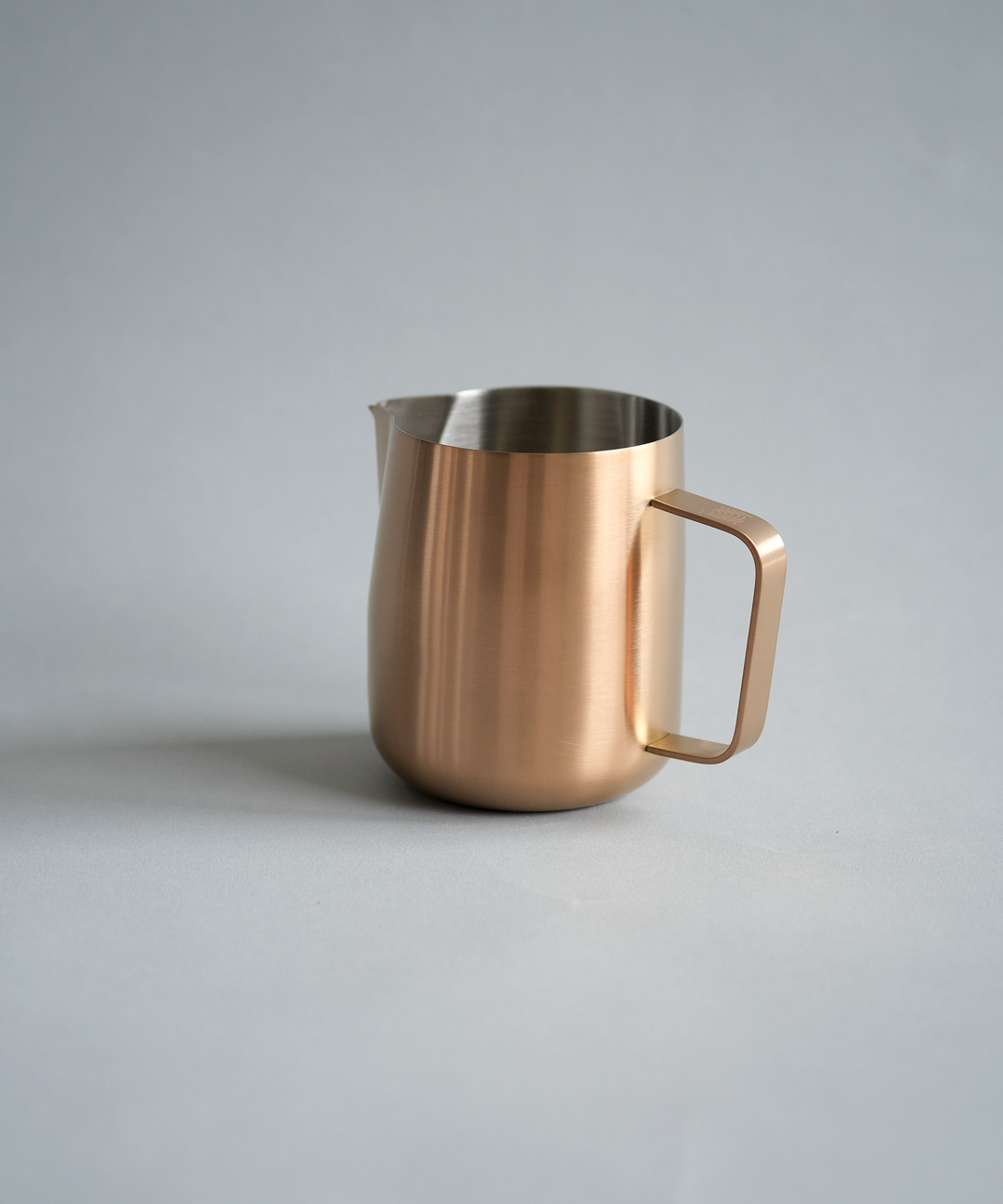 600cc / 20oz THAMES x WPM Free Pour Latte Art Competition Pitcher