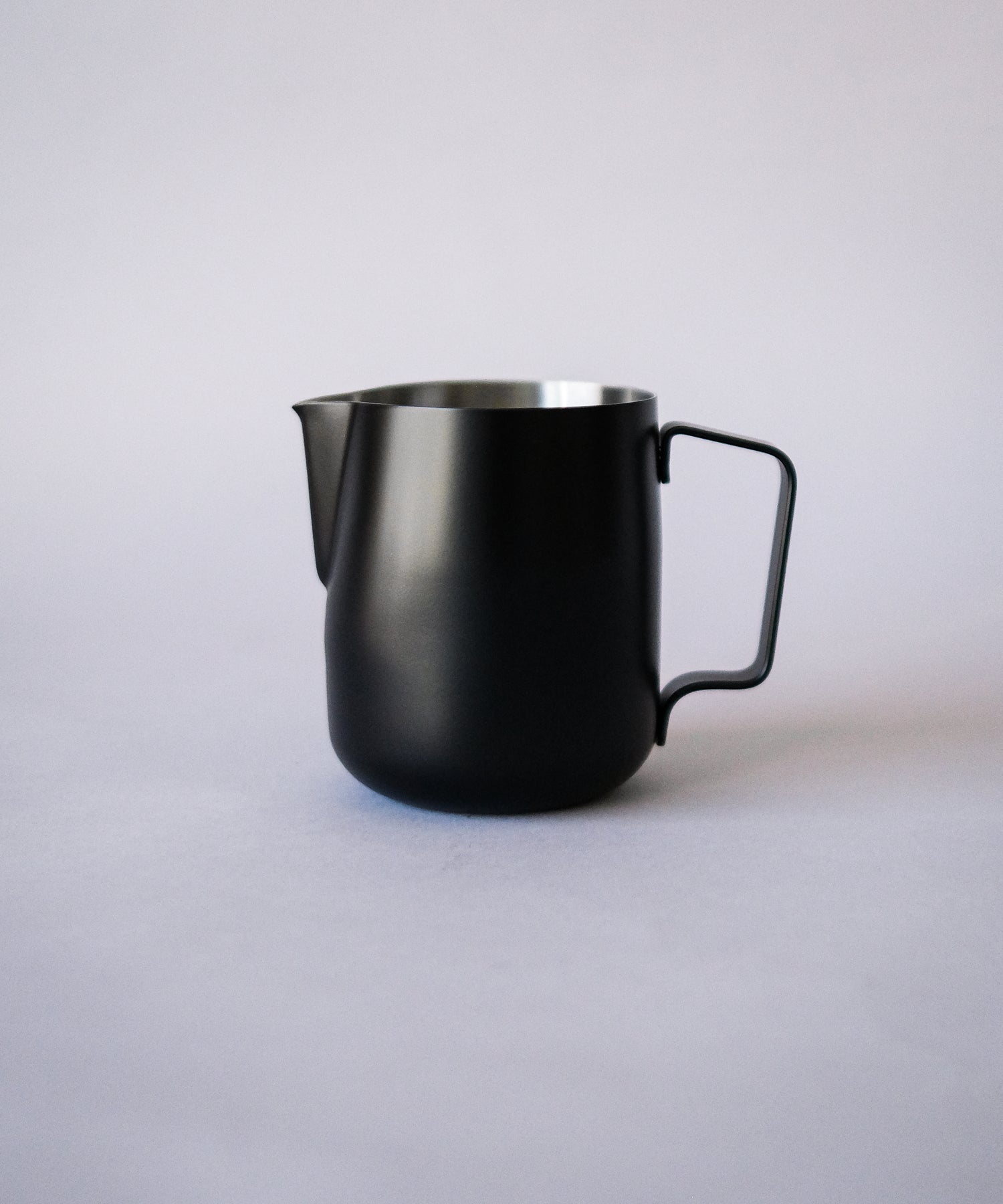 600cc / 20oz WPM Free Pour Latte Art Competition Pitcher in Matte Whit ...