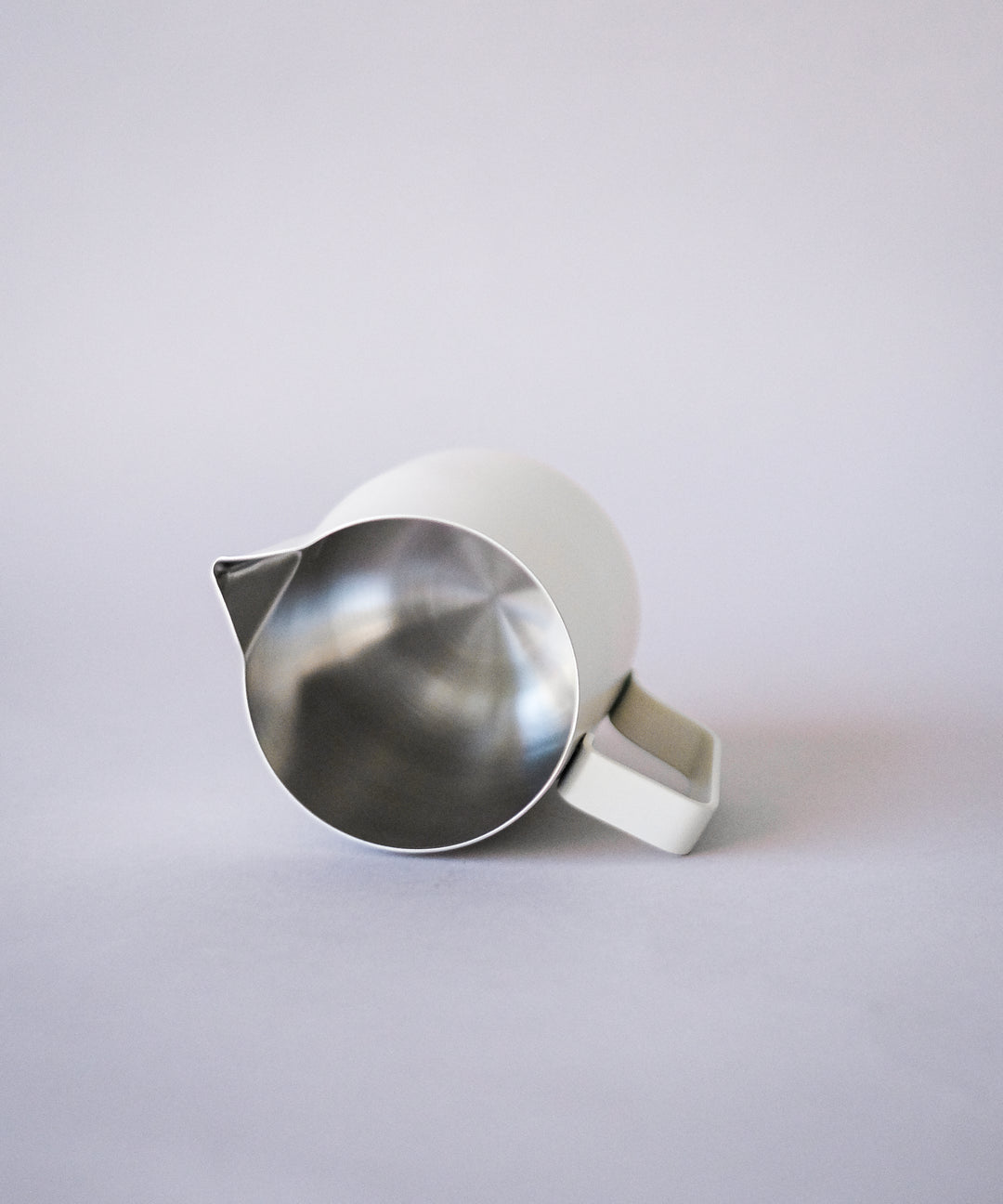 600cc / 20oz WPM Free Pour Latte Art Competition Pitcher in Matte